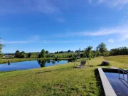 Natur-Badeweiher mit Liegewiese